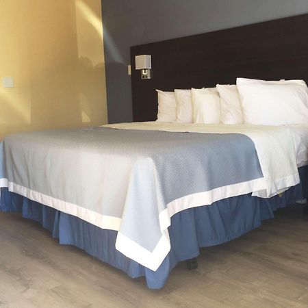 Days Inn By Wyndham Airport - Phoenix Eksteriør bilde