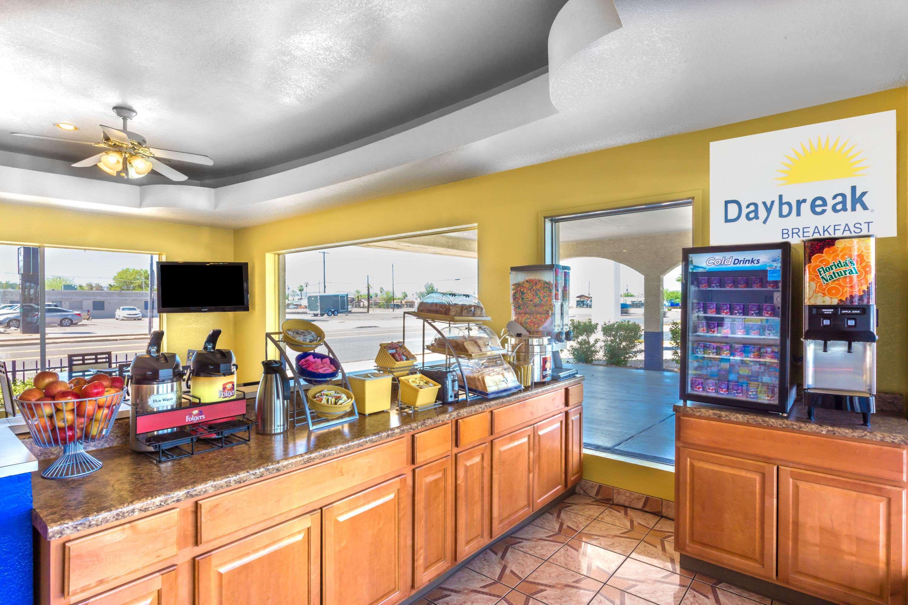 Days Inn By Wyndham Airport - Phoenix Eksteriør bilde