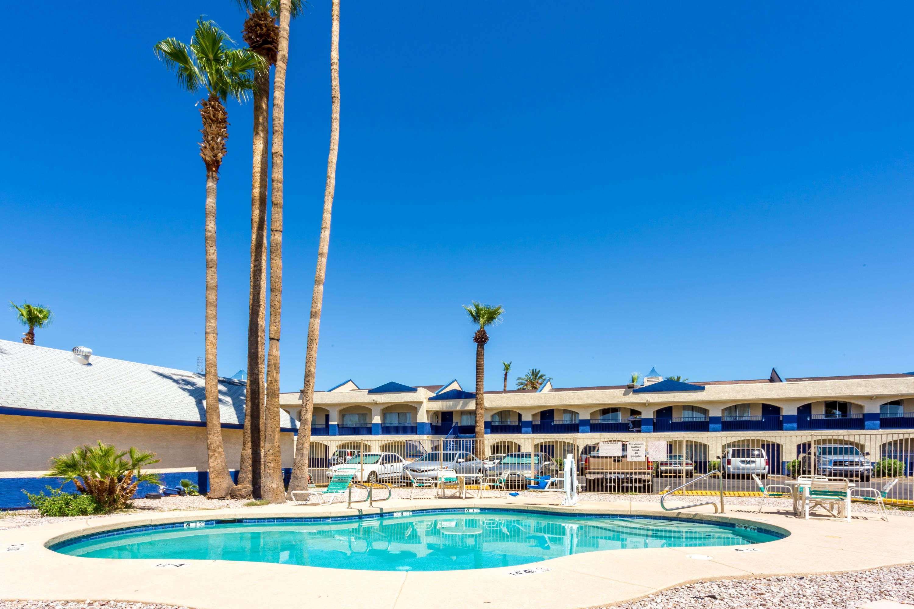 Days Inn By Wyndham Airport - Phoenix Eksteriør bilde