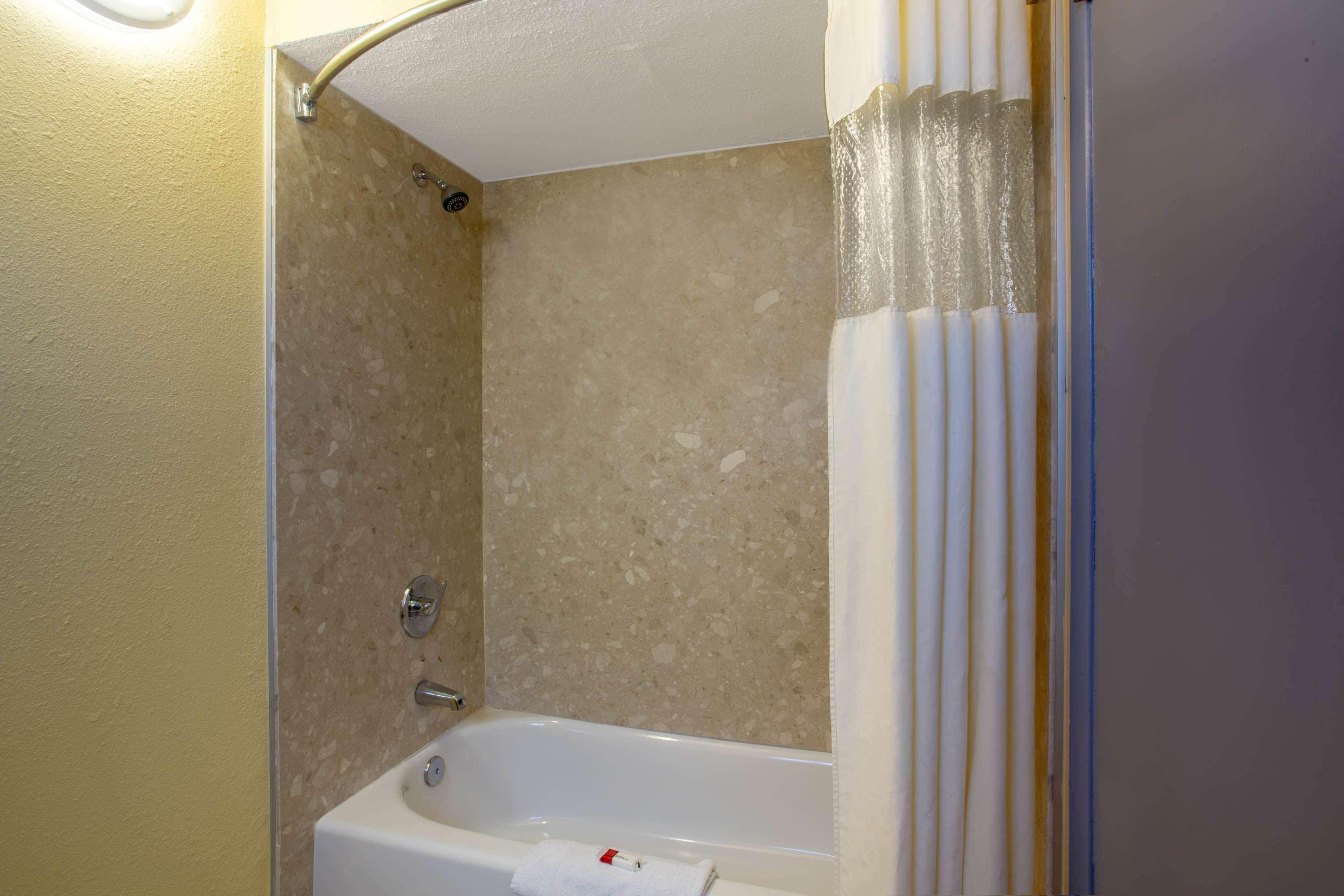 Days Inn By Wyndham Airport - Phoenix Eksteriør bilde