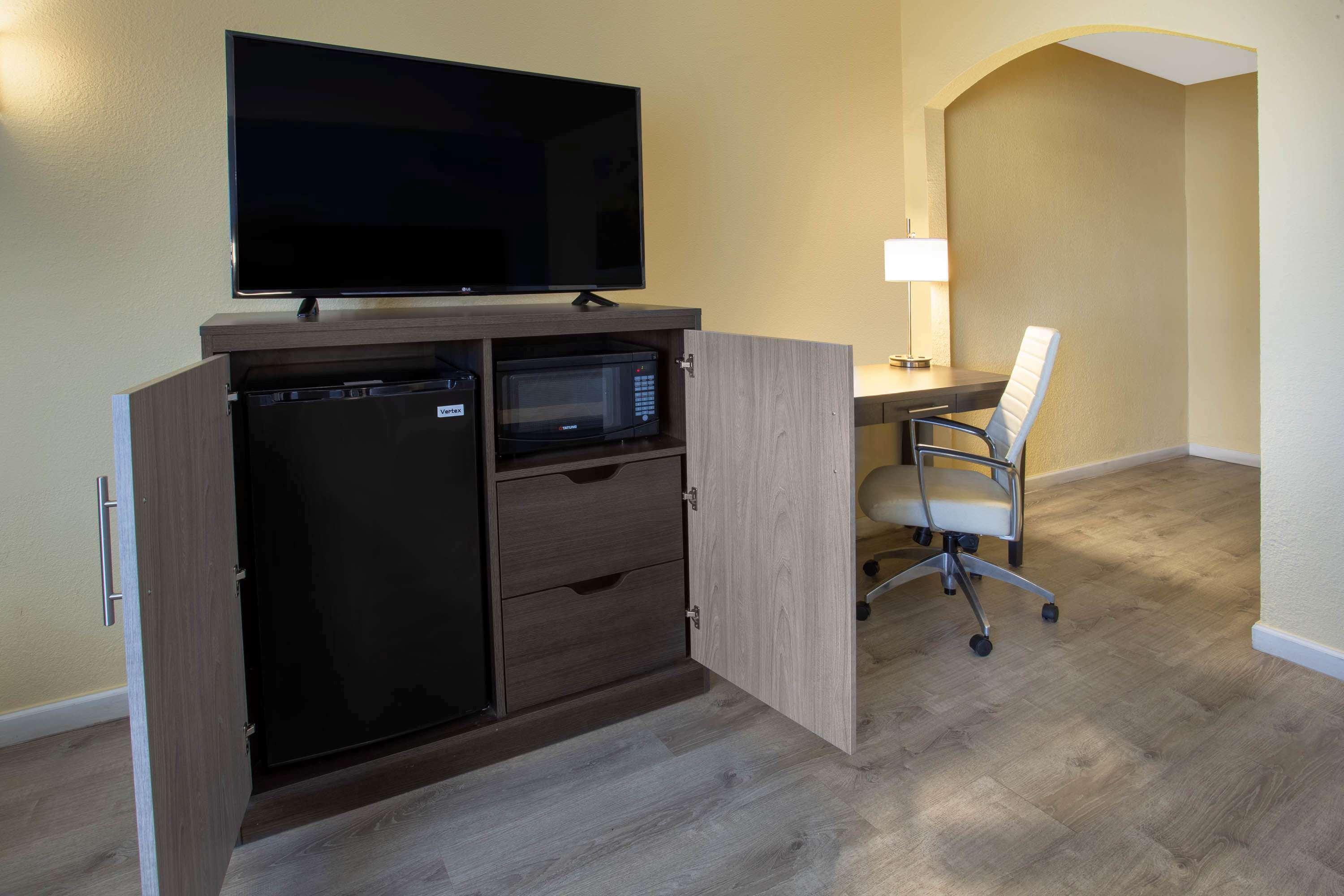 Days Inn By Wyndham Airport - Phoenix Eksteriør bilde