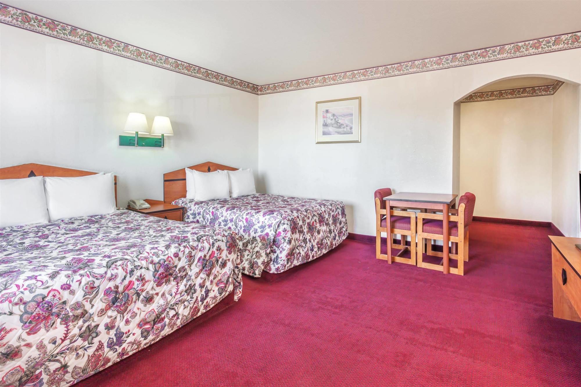 Days Inn By Wyndham Airport - Phoenix Eksteriør bilde